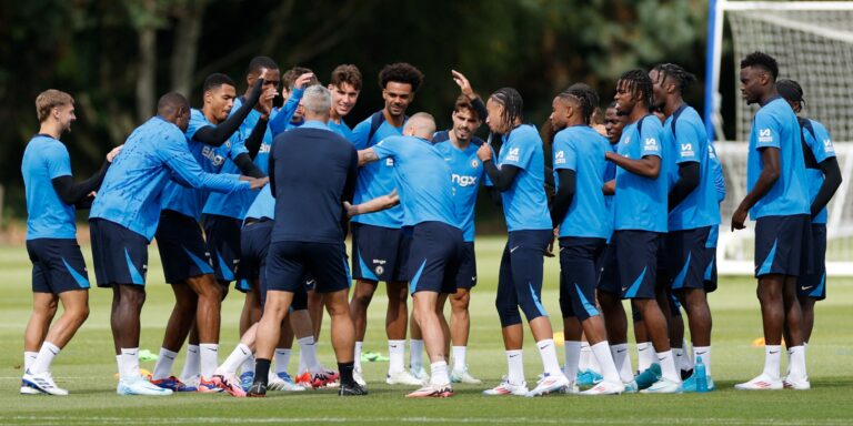 chelsea-players-training-cobham.jpg
