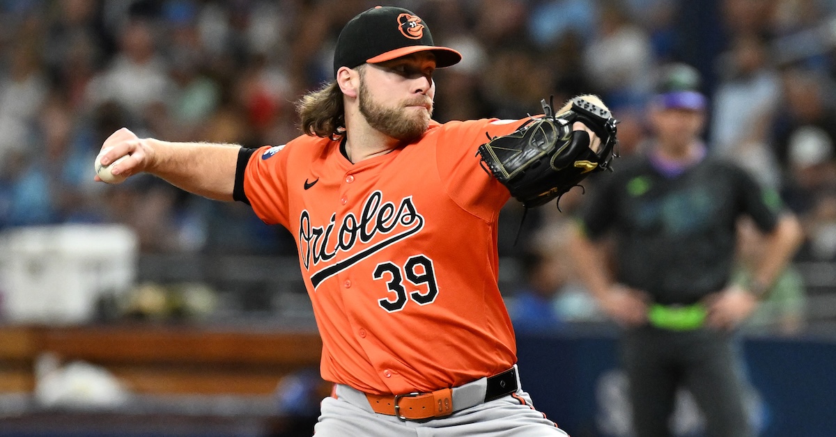 corbin-burnes-signs-dbacks.jpg