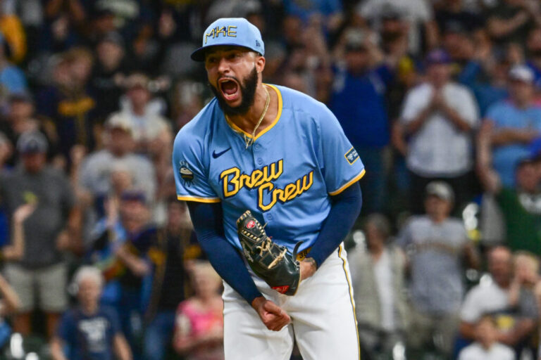 devin-williams-brewers-1024x683.jpg