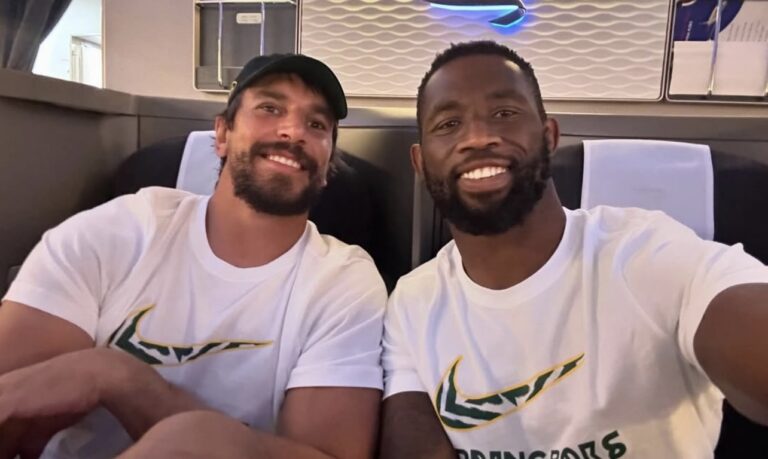 Eben-Etzebeth-Siya-Kolisi-plane.jpg