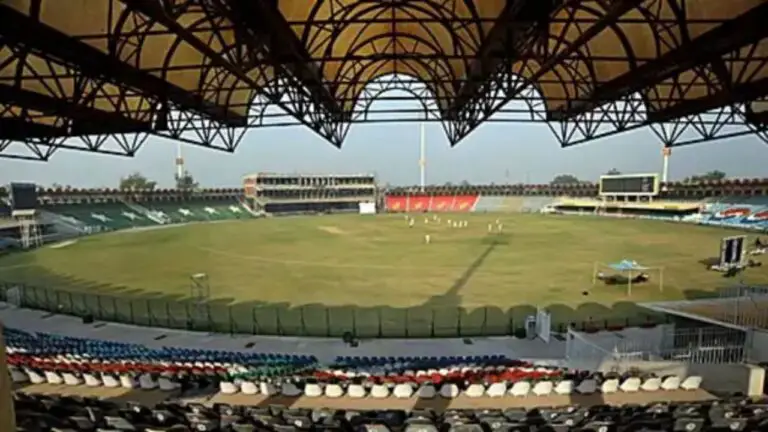 Gaddafi-Stadium-Lahore-2-.jpg