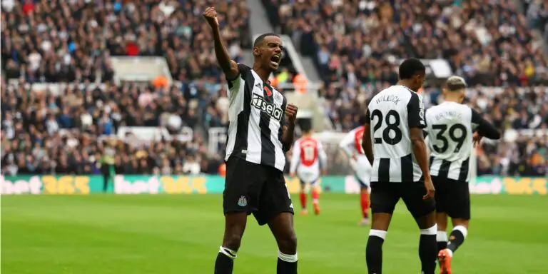 alexander-isak-celebrates-for-newcastle.jpg