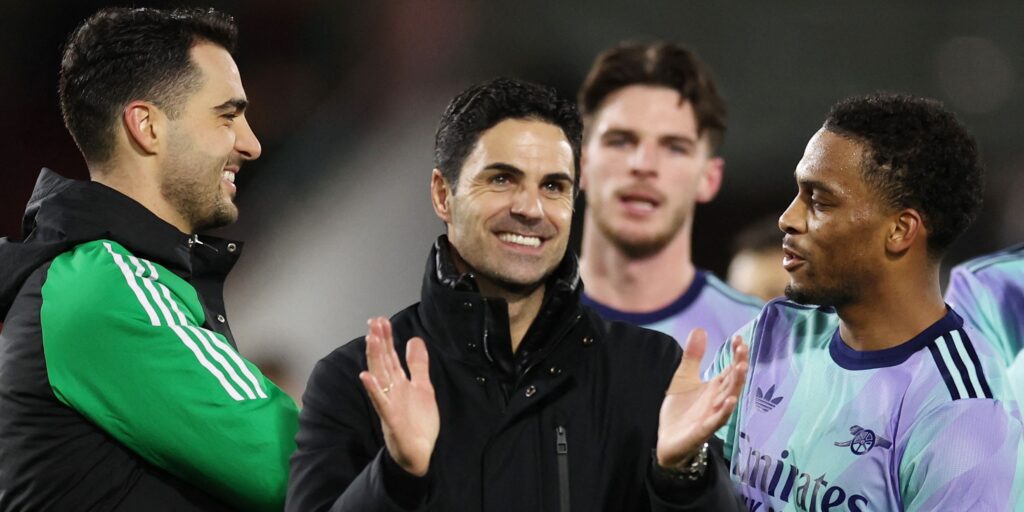 arsenal-manager-mikel-arteta-applauds-fans-after-the-match.JPG