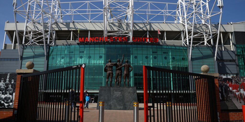 old-trafford-enterance.jpg