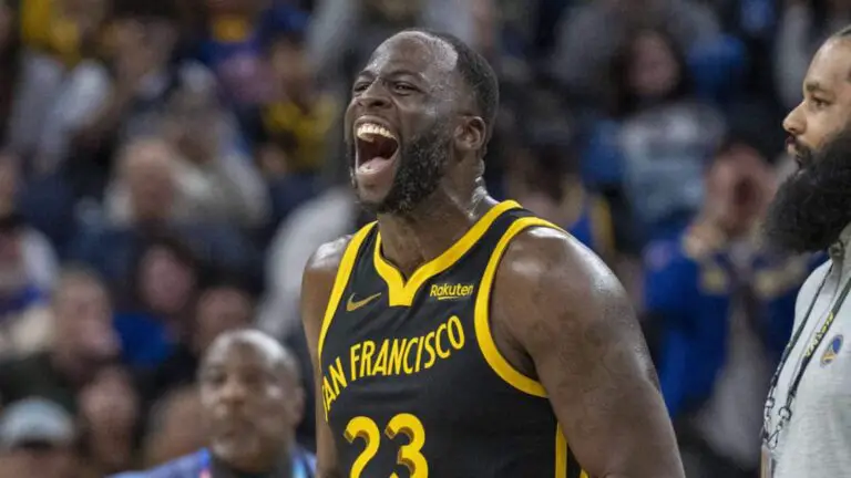 watch-draymond-green-puts-rudy-gobert-chokehold.jpg