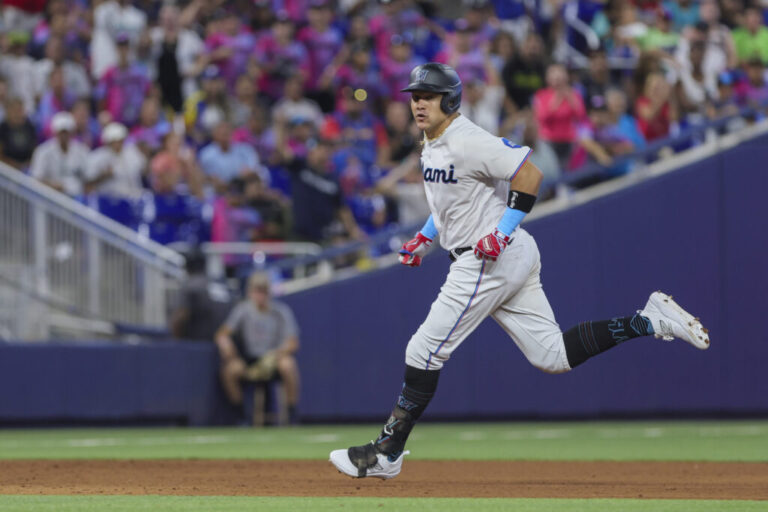 avisail-garcia-marlins-1024x683.jpg