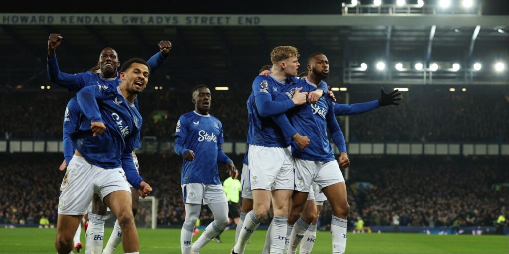 beto-branthwaite-ndiaye-everton.jpg