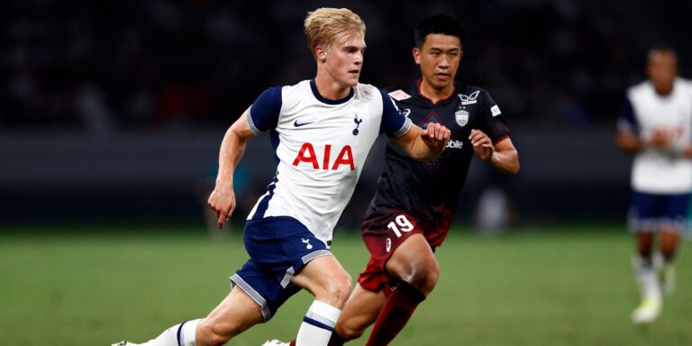 tottenham-hotspur-s-lucas-bergvall-in-action-with-vissel-kobe-s-ryo-hatsuse.JPG