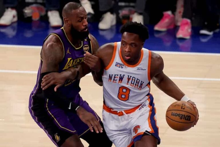 Knicks-vs.-Lakers-pic.jpg