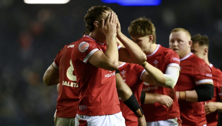 Wales-dejected-Stu-Forster-Getty-Images-e1742101683563.jpg