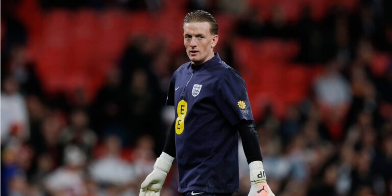 england-goalkeeper-jordan-pickford.jpg