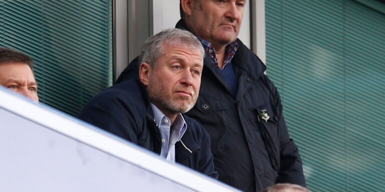 roman-abramovich-chelsea-premier-league.jpg