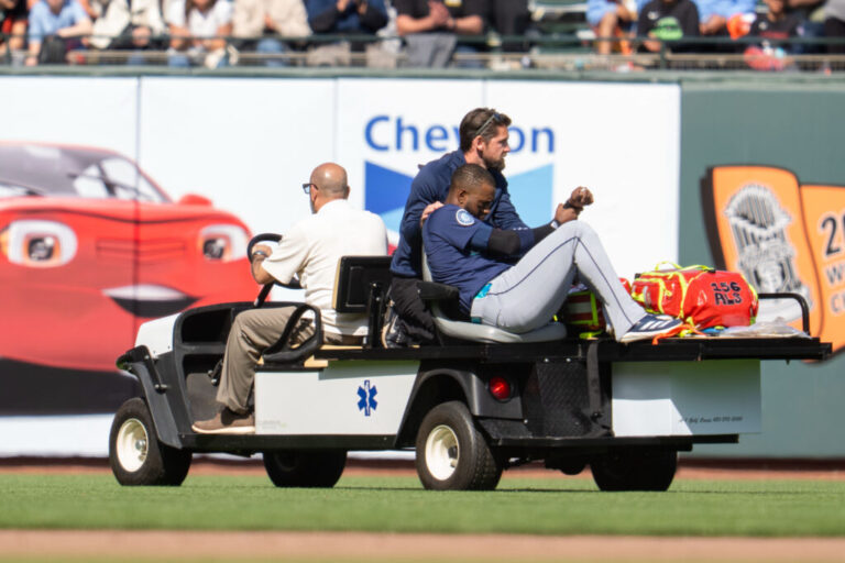 Victor_Robles_Mariners-copy-1024x683.jpg