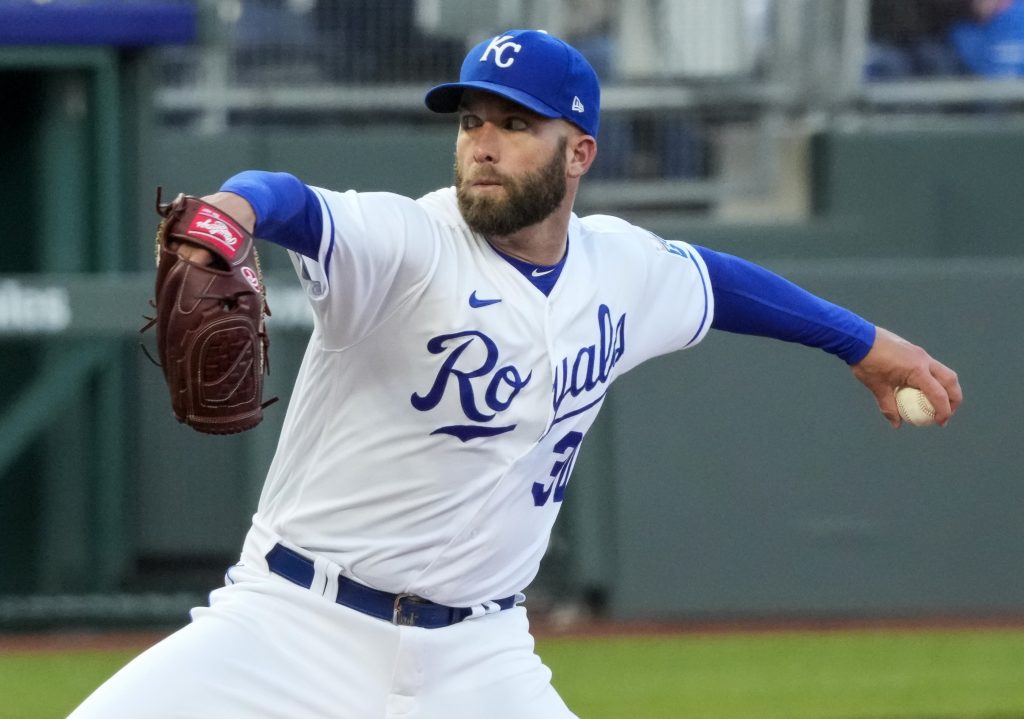 Danny-Duffy-Royals-throwing-1024x719.jpg