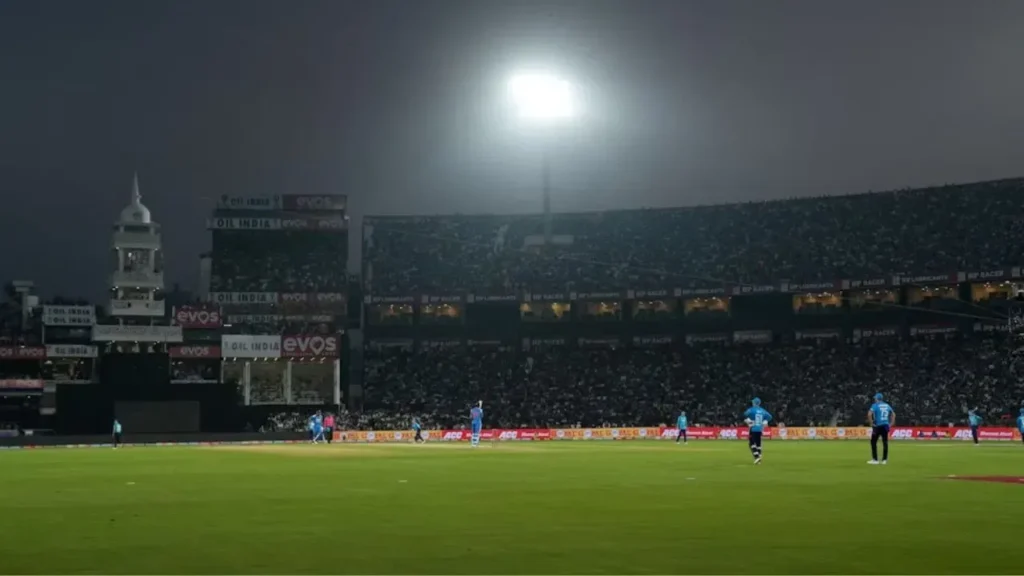 Floodlight-failure-in-Barabati-Stadium-during-India-vs-England-2nd-ODI.webp.webp