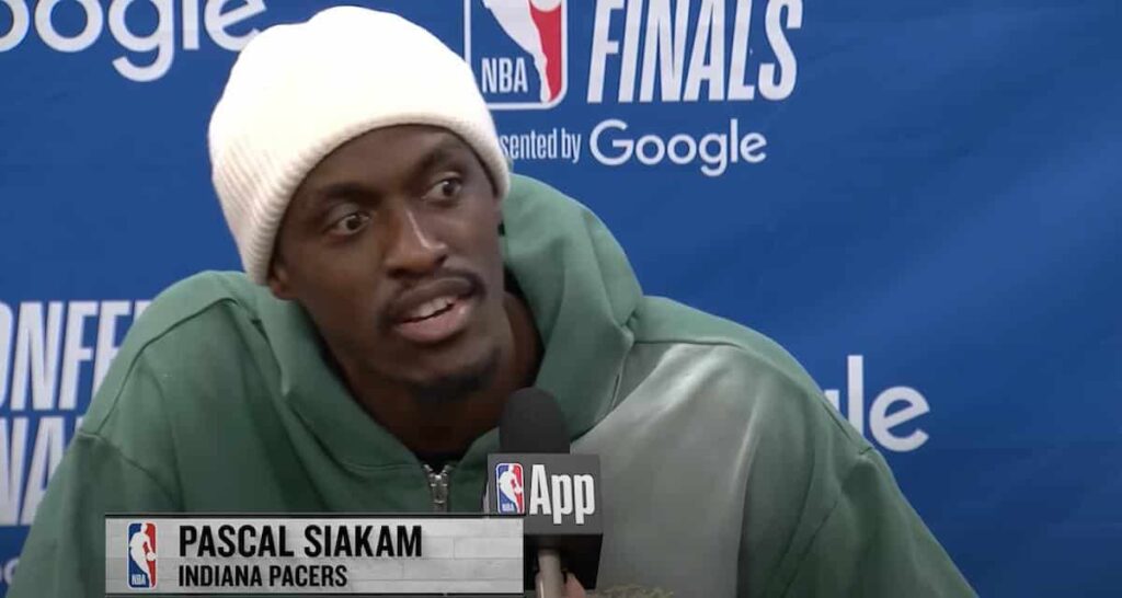 Siakam-reporter.jpg