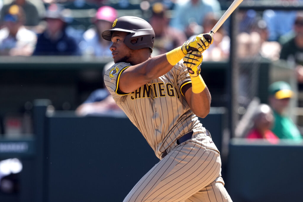oscar-gonzalez-padres-1024x683.jpg