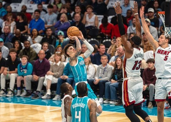 @unknownvision_PeterBaba_10-26-24_Hornets9-min-e1731312414224-560x399.jpg