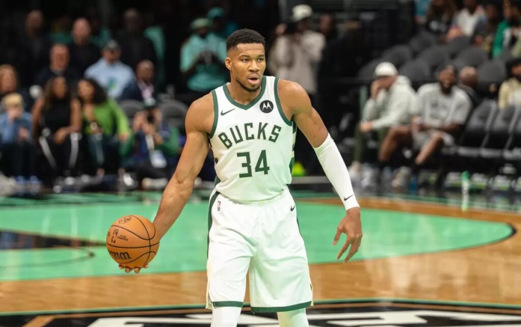 @unknownvision_PeterBaba_11-16-24_HornetsBucks5-min-scaled-e1747895856229.jpg