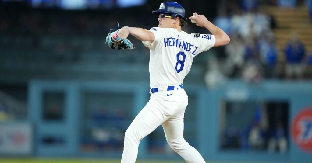 Enrique-Hernandez-pitching.jpg
