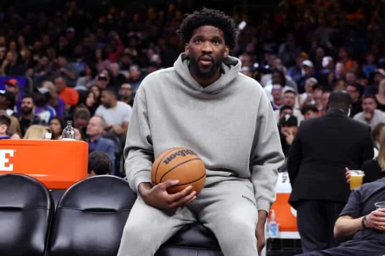 Joel-Embiid-street-clothes-pic.jpg