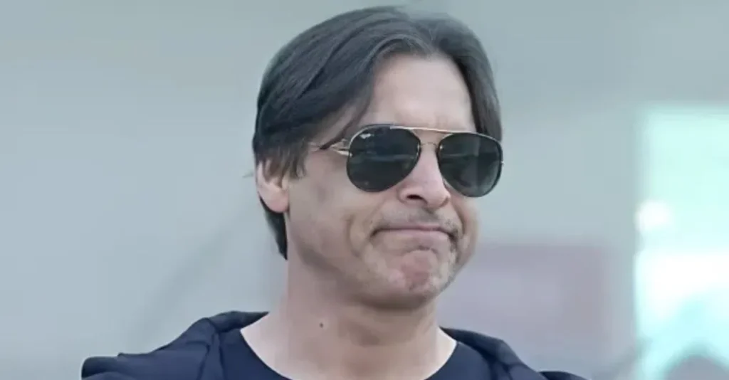 Shoaib-Akhtar-faces-legal-notice-for-defamation-from-former-Pakistan-team-analyst-over-‘kit-man-comm.webp