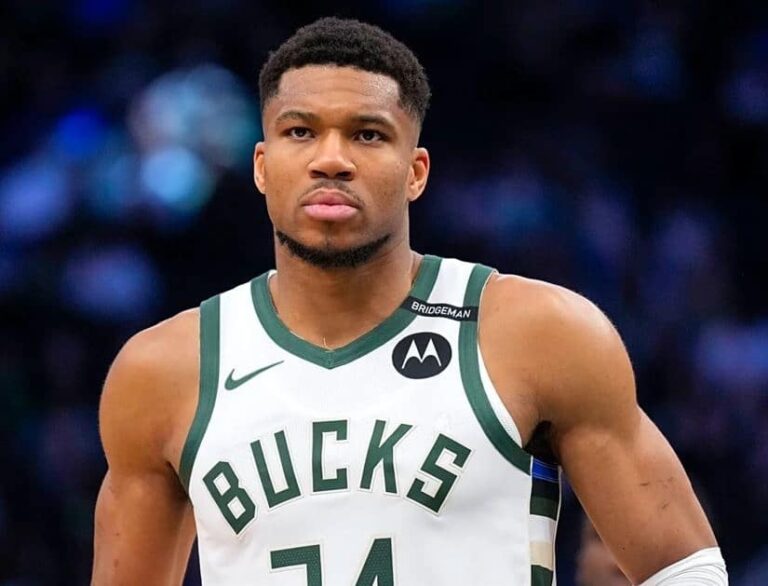 Spurs-Trade-Rumors-San-Antonio-Hasnt-Had-Substantive-Talks-on-Giannis-Antetokounmpo.jpg