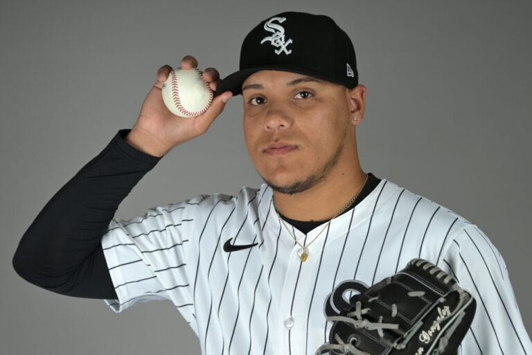 Wikelman_Gonzalez_White_Sox-1024x683.jpg