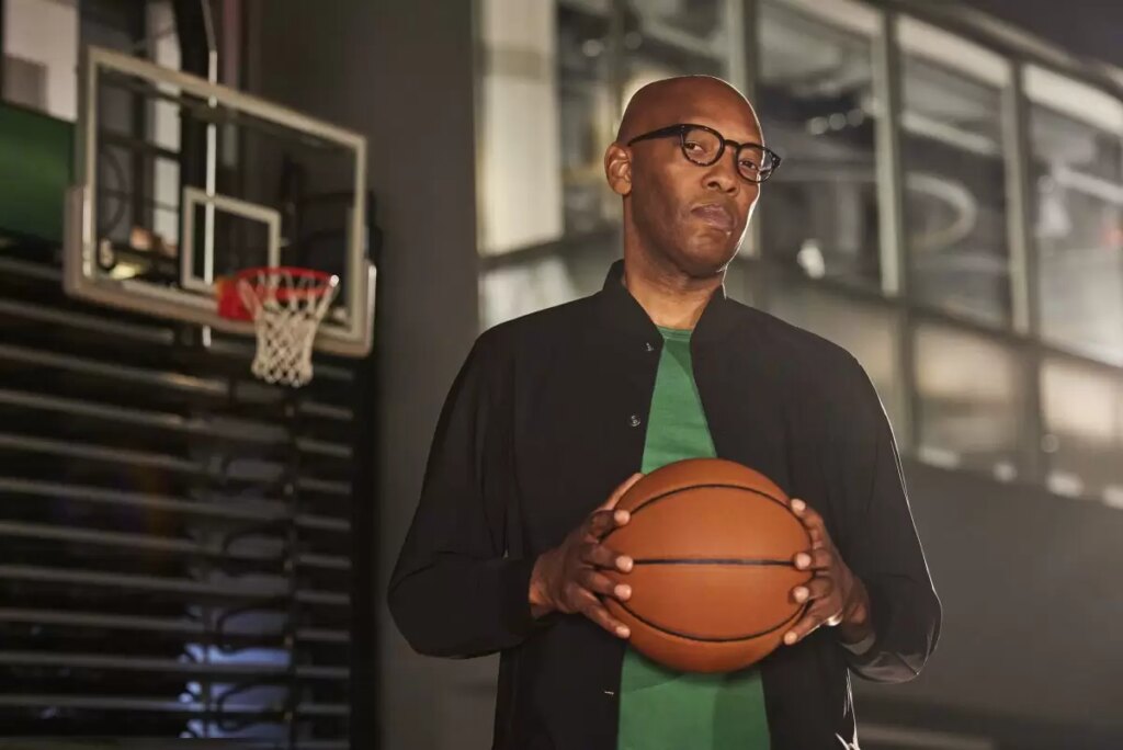 Zenni_SamCassell_Court_2-scaled-e1701362645857.jpg