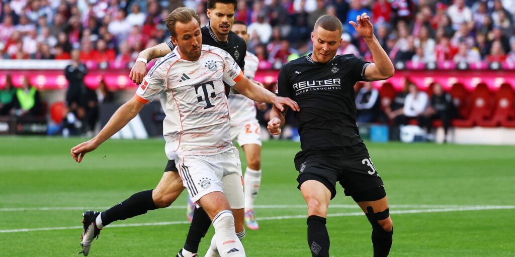 bayern-munich-s-harry-kane-in-action-with-borussia-moenchengladbach-s-nico-elvedi.JPG
