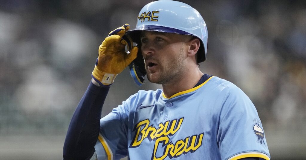 brice-turang-brewers-GB-hits-game.jpg