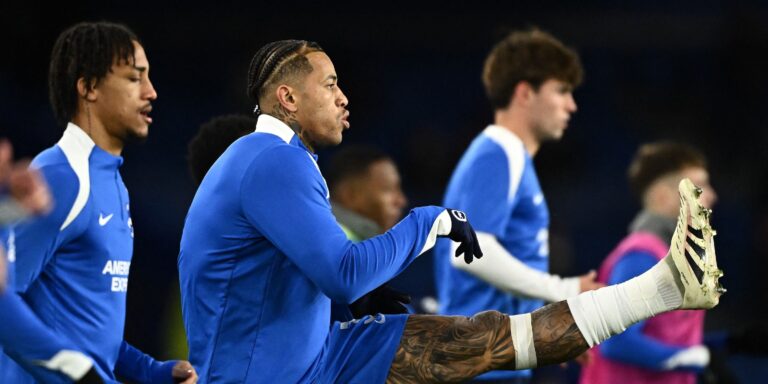 brighton-hove-albion-s-igor-julio-during-the-warm-up-before-the-match.JPG