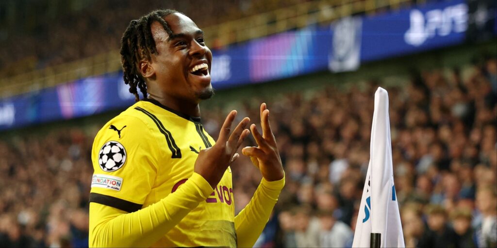jamie-gittens-borussia-dortmund.jpg