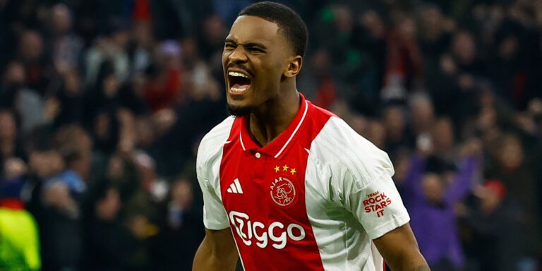 jorrel-hato-ajax-liverpool.jpg