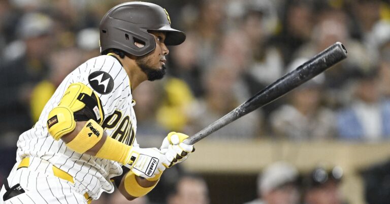 luis-arraez-struggles-2025.jpg