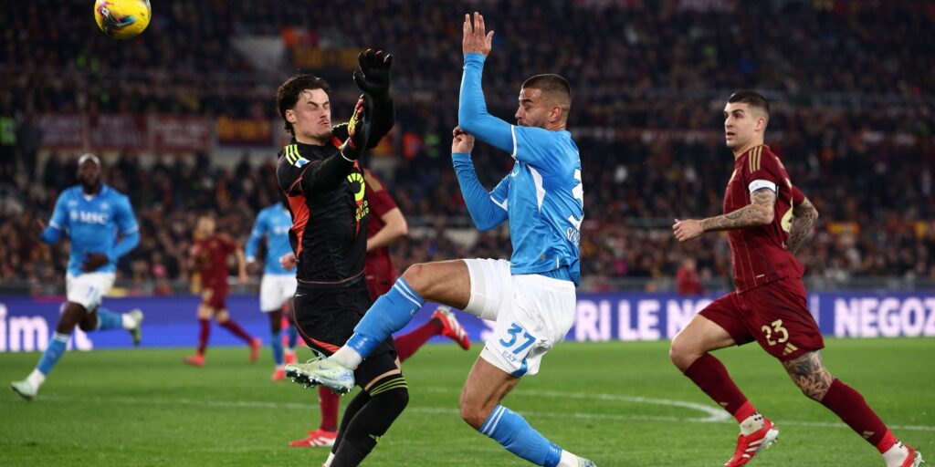 napoli-s-leonardo-spinazzola-scores-their-first-goal-past-as-roma-s-mile-svilar.JPG