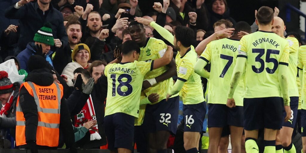 southampton-s-paul-onuachu-celebrates-scoring-their-second-goal-with-teammates.JPG
