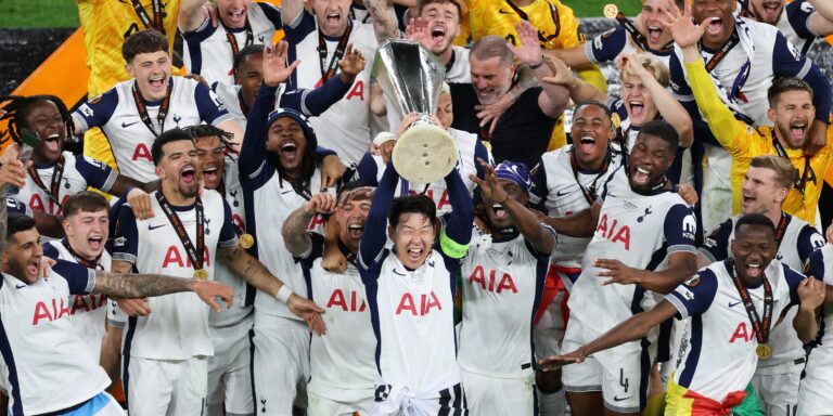 tottenham-hotspur-spurs-europa-league-final-trophy.jpg