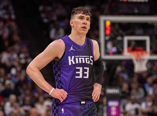 Lakers-Jake-LaRavia-Reach-Two-Year-12M-Contract.jpg