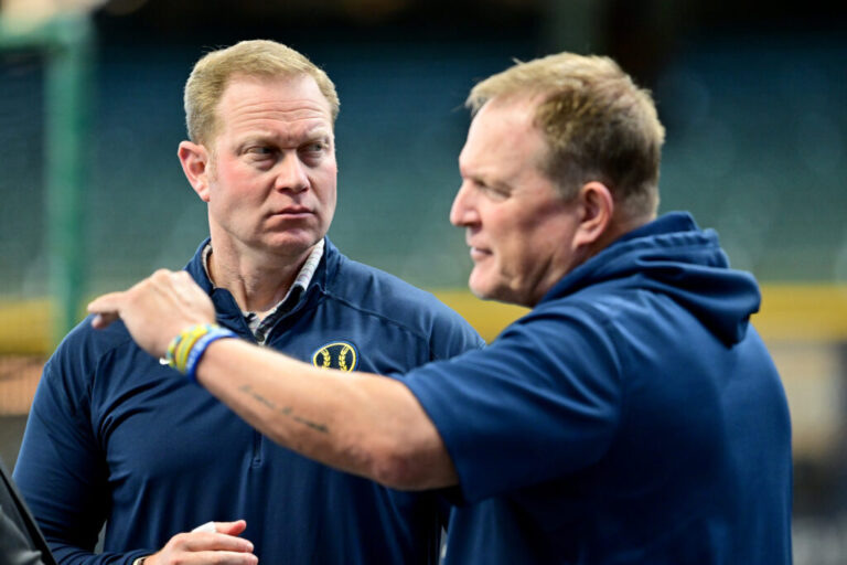 Matt_Arnold_Pat_Murphy_Brewers-1024x683.jpg