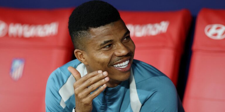 atletico-madrid-s-reinildo-mandava-before-the-match.JPG