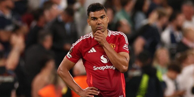 manchester-united-s-casemiro-looks-dejected-after-the-match.JPG