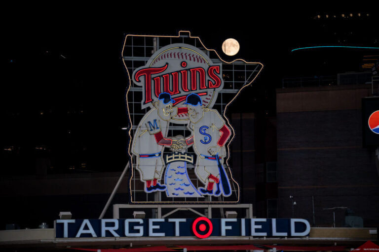 minnesota-twins-logo-target-field-1024x683.jpg