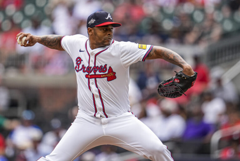 raisel-iglesias-braves-1024x685.jpg